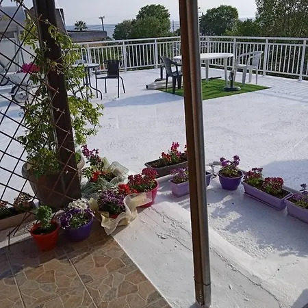 Attic Family Apartment Paralia Dionisiou Zewnętrze zdjęcie