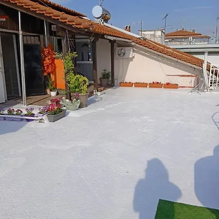 Attic Family Apartment Paralia Dionisiou Zewnętrze zdjęcie