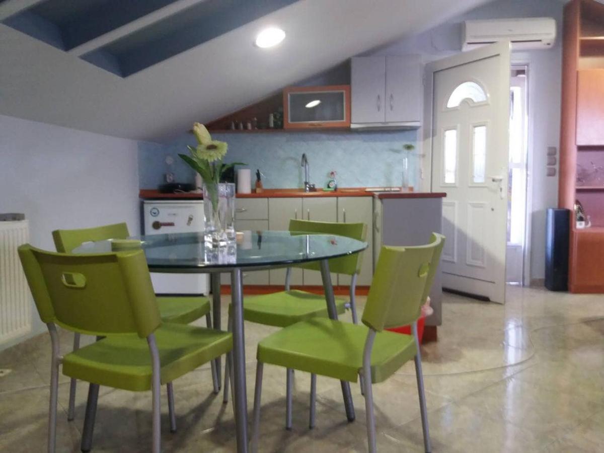 Attic Family * Paralia Dionysiou